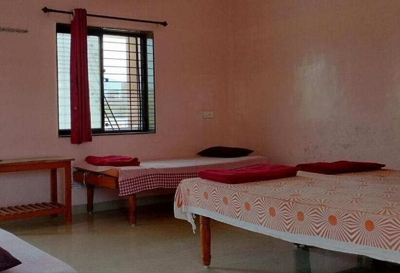 Camera Deluxe Vista Montagna, Shivam Residency