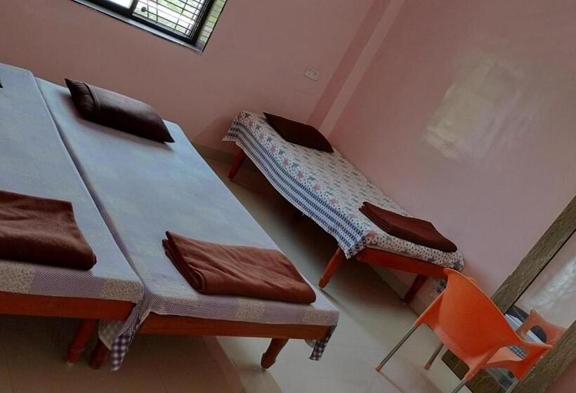 Camera Familiare Vista Montagna, Shivam Residency