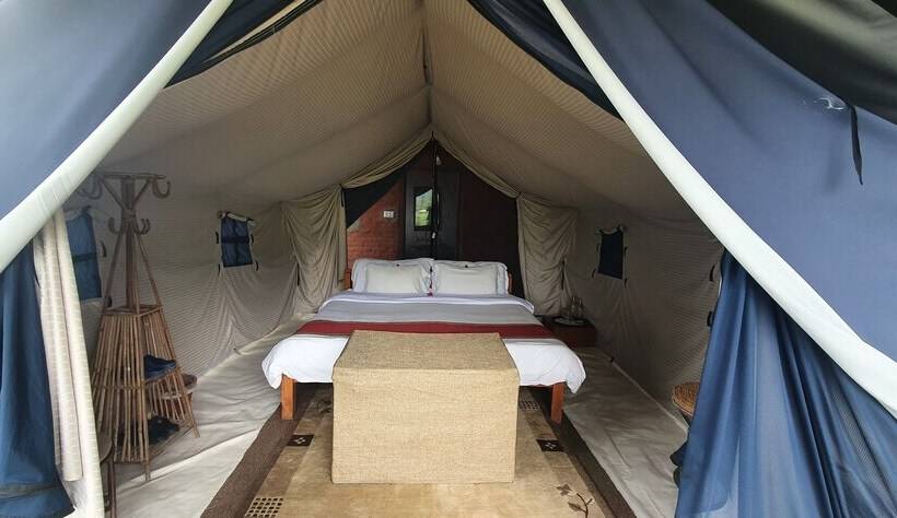 چادر با خدمات رفاهی لوکس, Shivapuri Heights Cottage