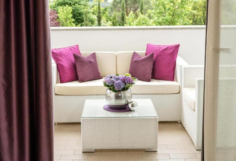 סוויטת ג'וניור נוף לגינה, Fayn Garden Retreat