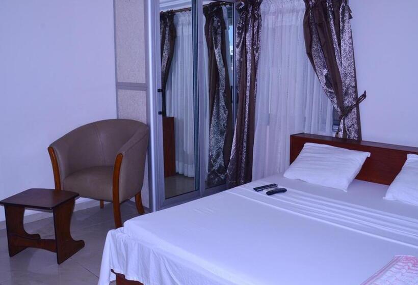 اتاق اکونومی, Hôtels Résidences Easy