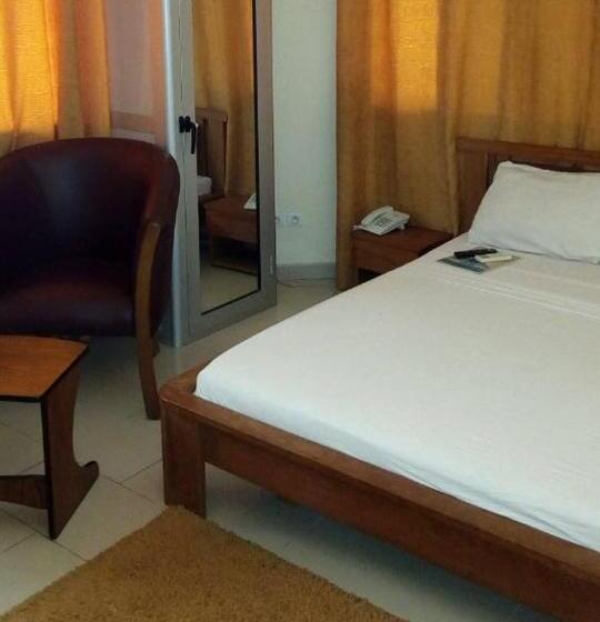 اتاق اکونومی, Hôtels Résidences Easy