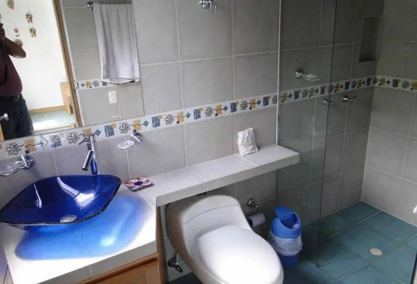 اتاق خانوادگی, Familiar El Remanso Del Agua
