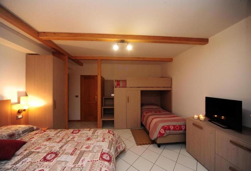4인용 스탠다드 룸, Appartamenti E Camere Veronica