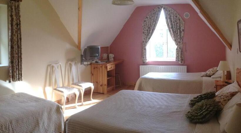 ガーデンビューファミリールーム, Yeats Lodge