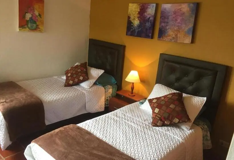 Standard Neljän Hengen Huone, Casa Hotel San Pedro