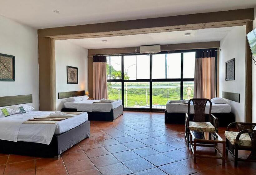 اتاق سوپریور سه تخته, El Cauchero Hotel Iquitos