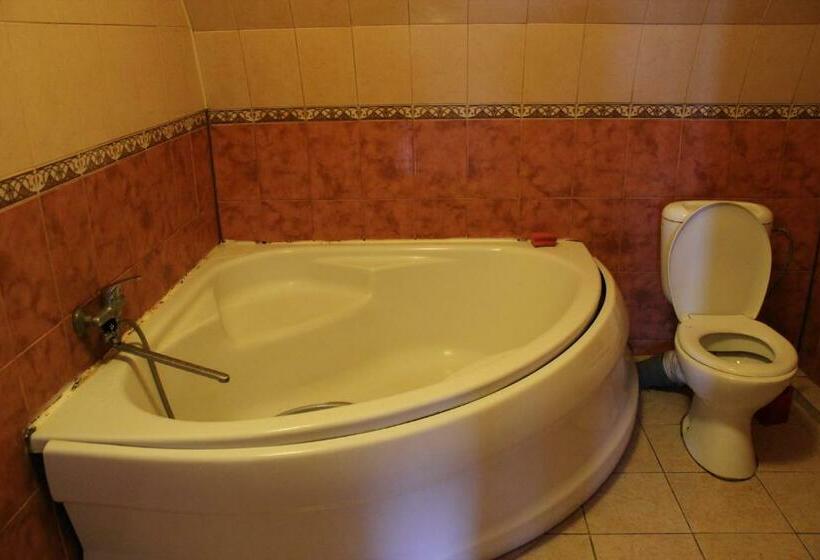 Economy Triple Room, Hostel Teremok