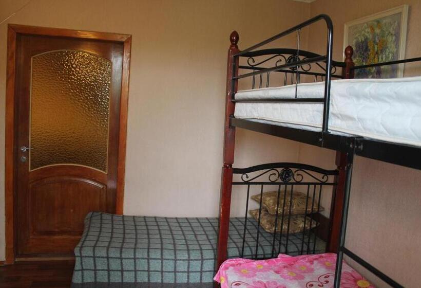 Vuode Makuusalissa, Hostel Teremok