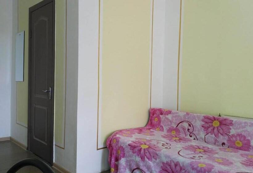 Perhehuone, Hostel Teremok