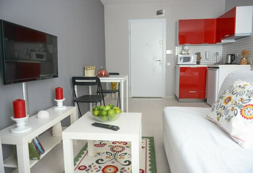 スタンダードスタジオ, Arkem Hotel 2