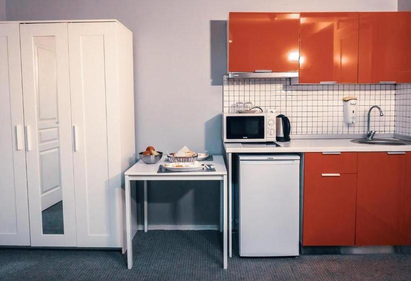 スタンダードスタジオ, Arkem Hotel 2