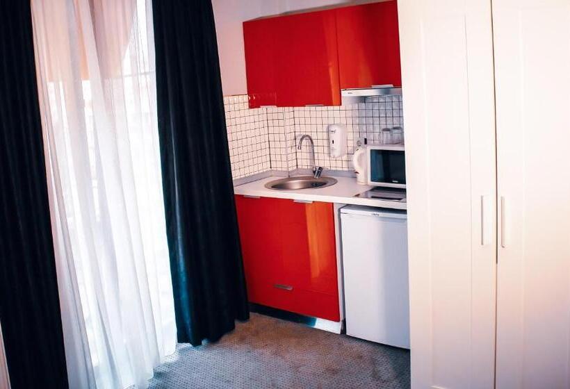 スタンダードスタジオ, Arkem Hotel 2