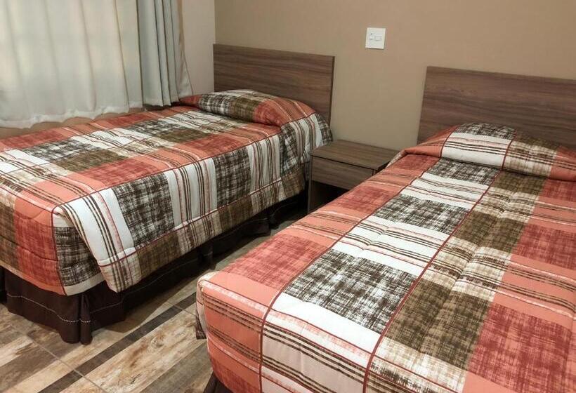 غرفة قياسية رباعية, Resort Fazenda Sao João