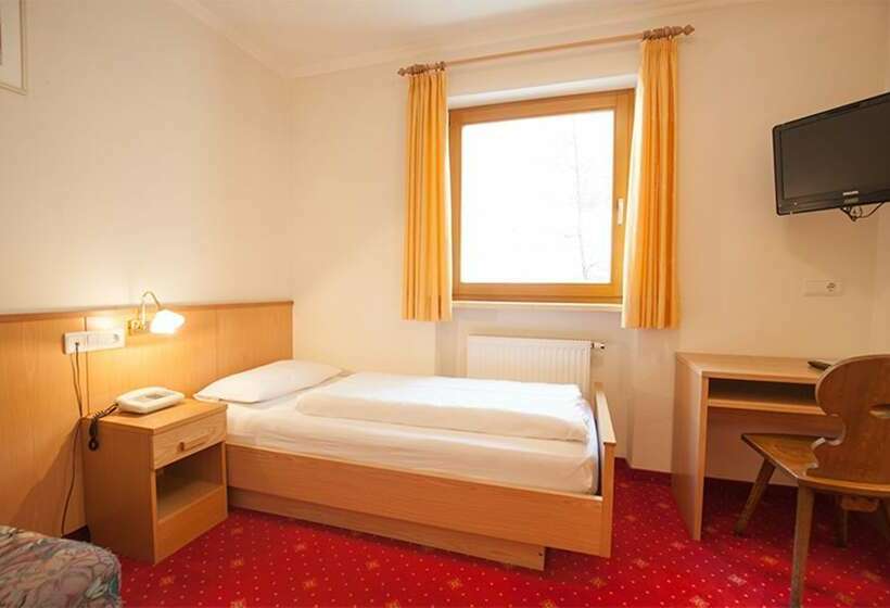 غرفة قياسية فردية, Jú Furcia