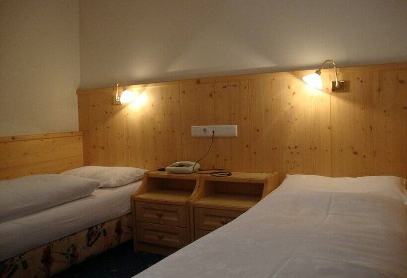 غرفة قياسية فردية, Jú Furcia