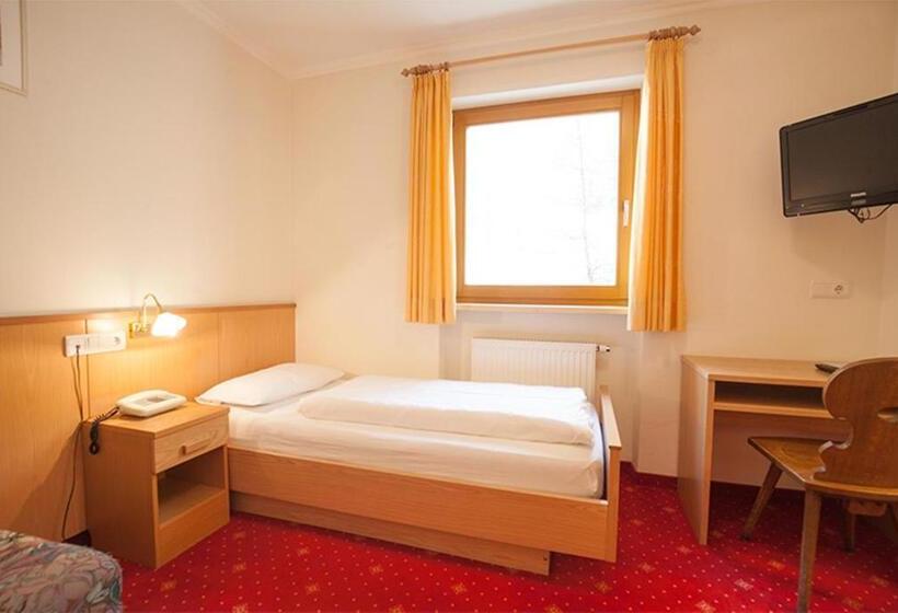 غرفة قياسية فردية, Jú Furcia