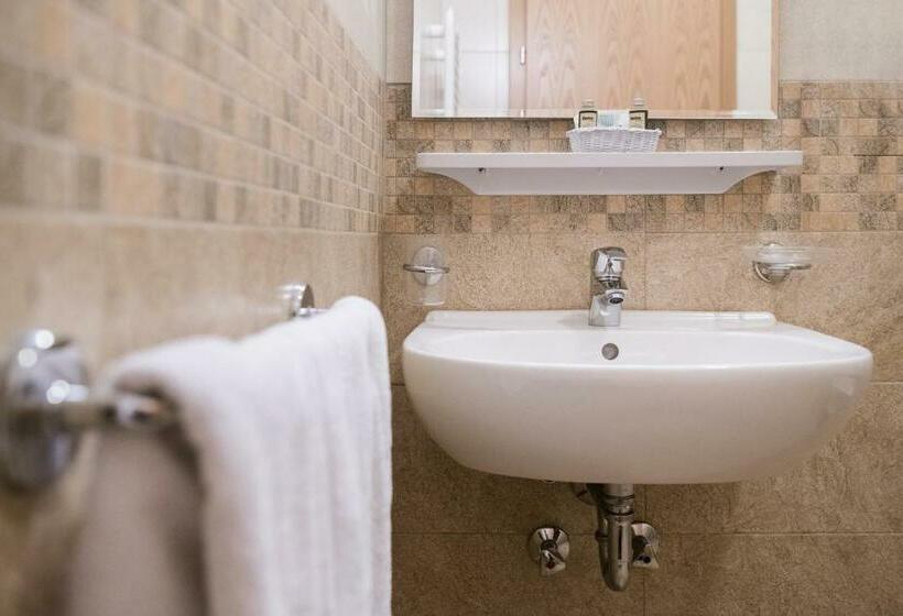 Номер Стандарт, Laguscei Dolomites Mountain