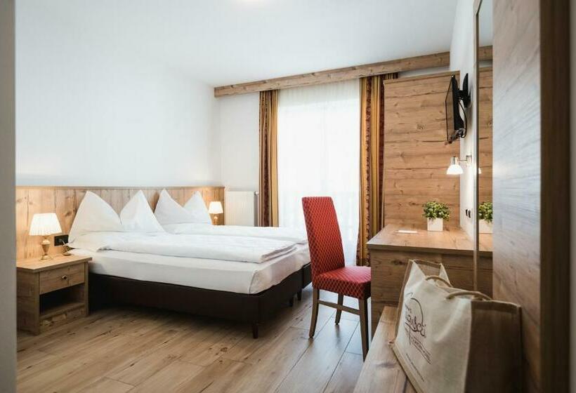 Номер Стандарт, Laguscei Dolomites Mountain