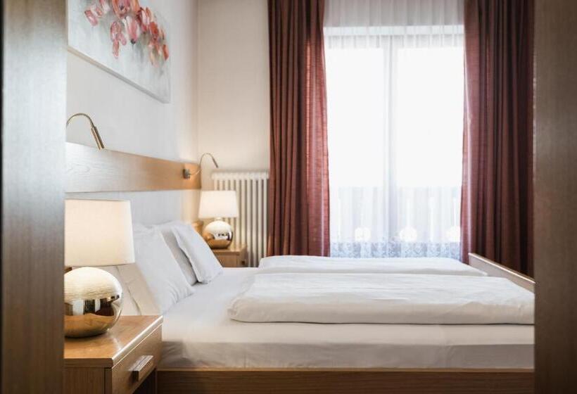 Номер Basic, Laguscei Dolomites Mountain