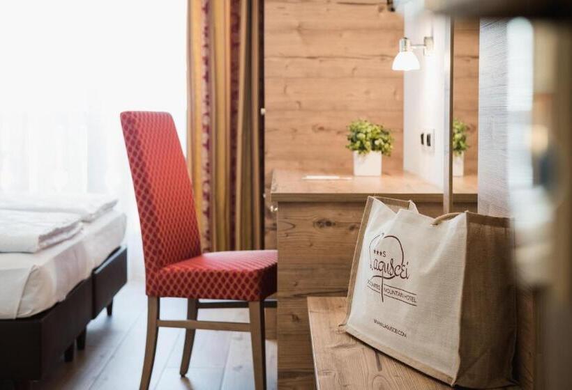 Номер Стандарт Вид на Горы, Laguscei Dolomites Mountain