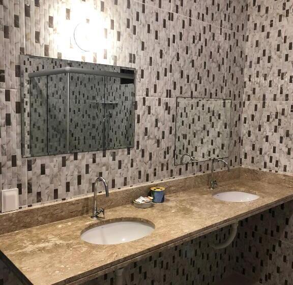 家庭间, Pousada Villa Simone