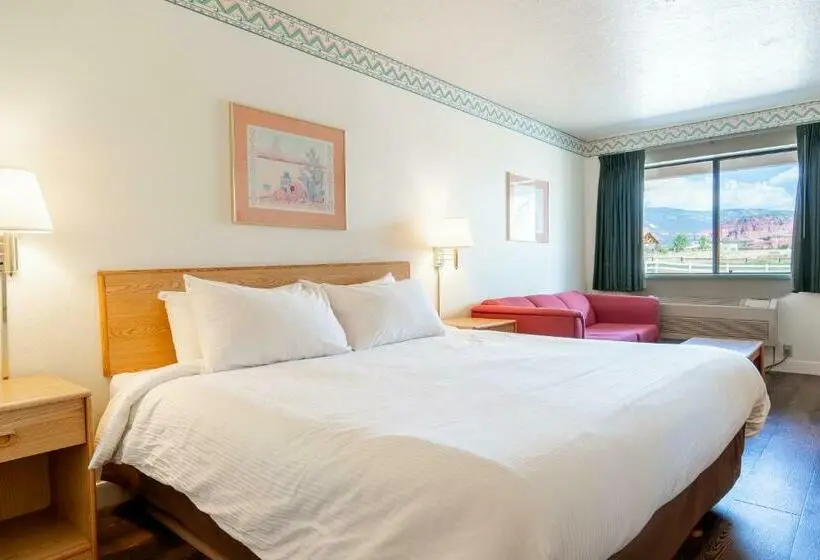 キングサイズベッドのスタンダードルーム, Motel Torrey