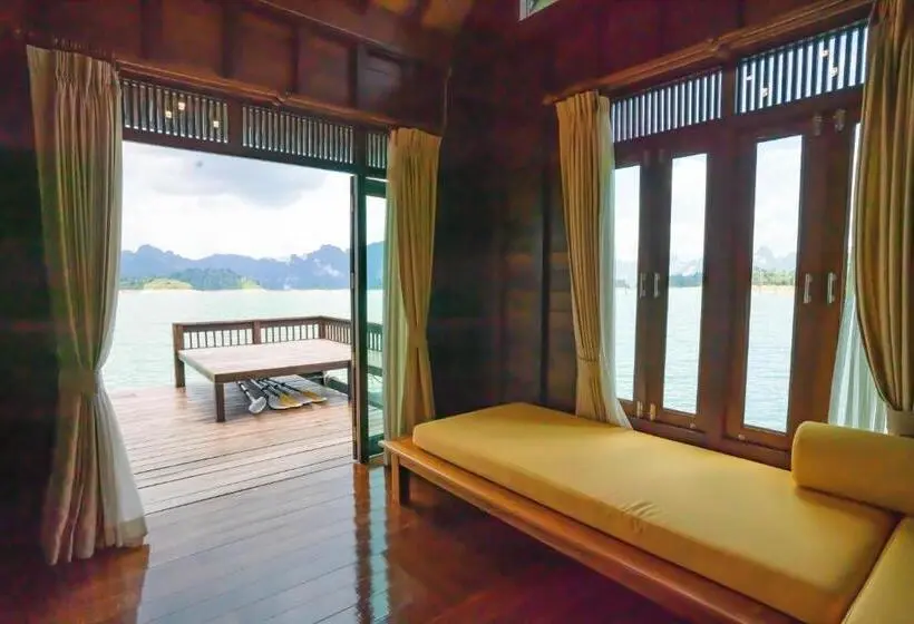 デラックススイート, 500 Rai Floating Resort