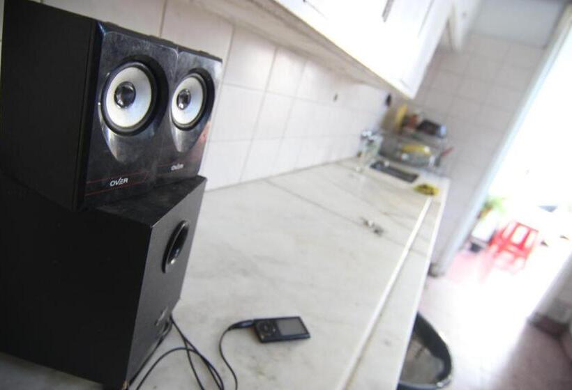 اتاق خانوادگی با سرویس بهداشتی مشترک, Mate! Hostel