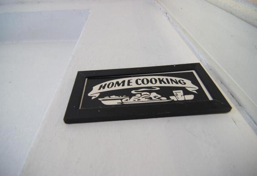 اتاق خانوادگی با سرویس بهداشتی مشترک, Mate! Hostel