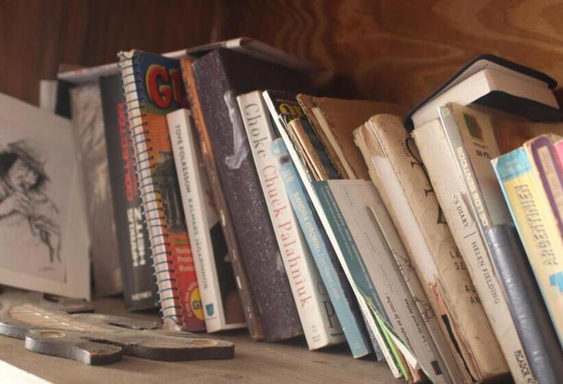 اتاق خانوادگی با سرویس بهداشتی مشترک, Mate! Hostel