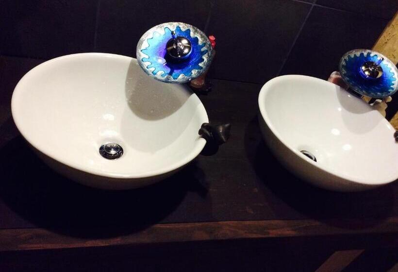 חדר אקונומי, Taketomijima Guesthouse And Je Taime