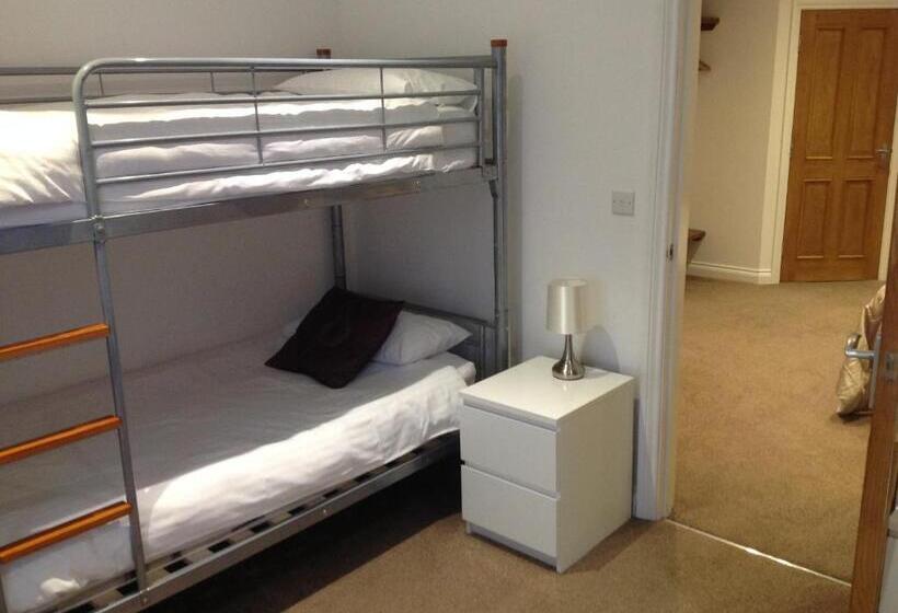 جناح عائلي, Crich Lane Farm