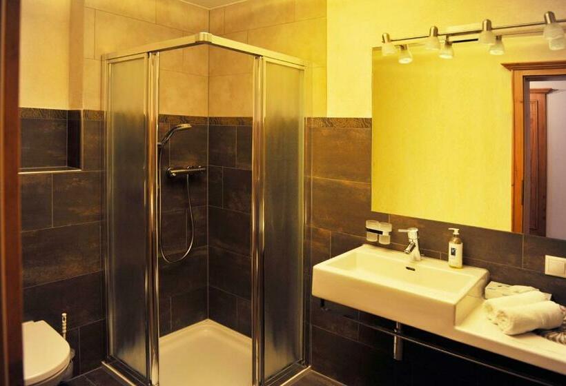 جناح جونيور, Gasthof Zum Guten Tropfen