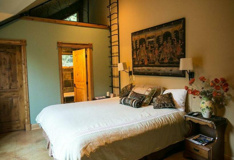 غرفة قياسية, Talus Rock Retreat