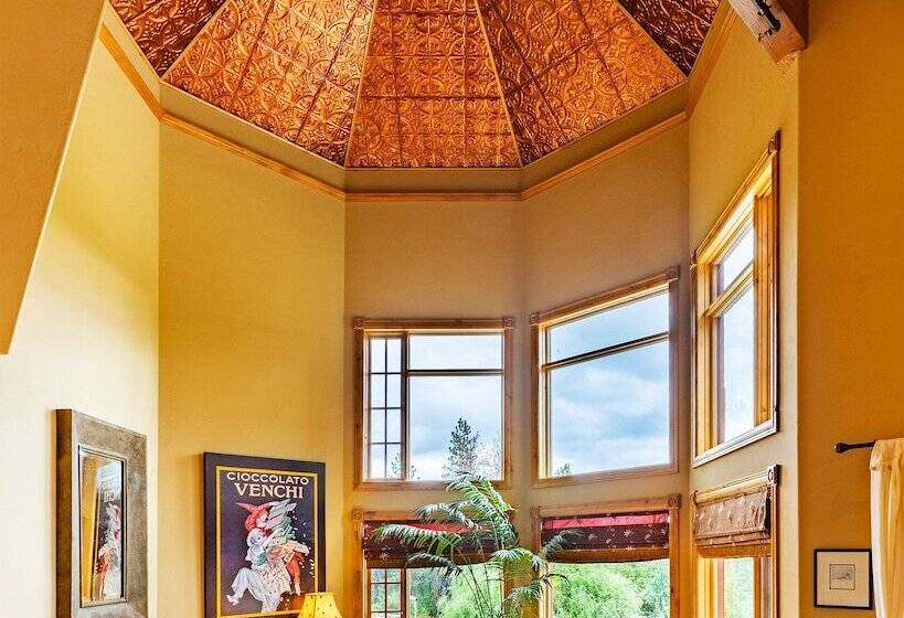 Номер Стандарт, Talus Rock Retreat
