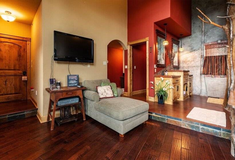 غرفة قياسية, Talus Rock Retreat