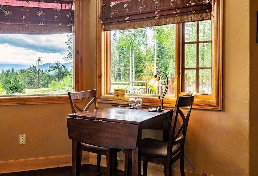 غرفة قياسية, Talus Rock Retreat