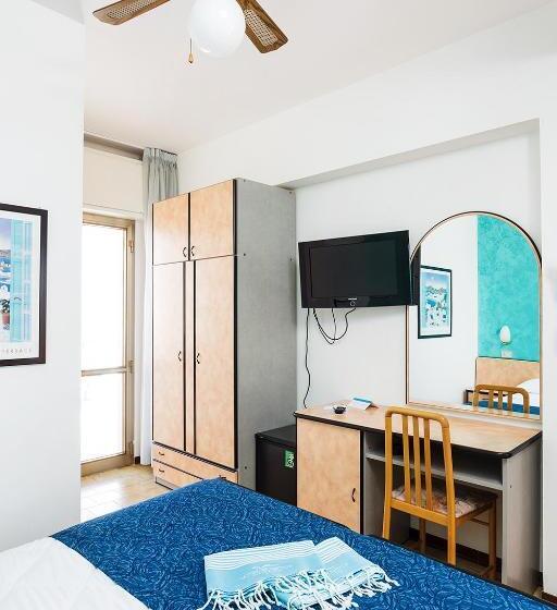 اتاق استاندارد چهار تخته با چشم‌انداز دریا, Albatros