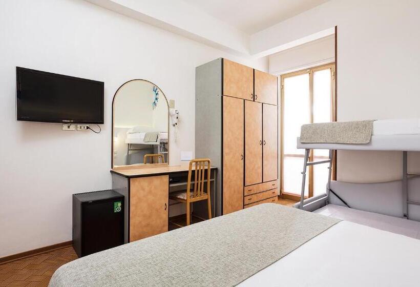 اتاق استاندارد چهار تخته با چشم‌انداز دریا, Albatros