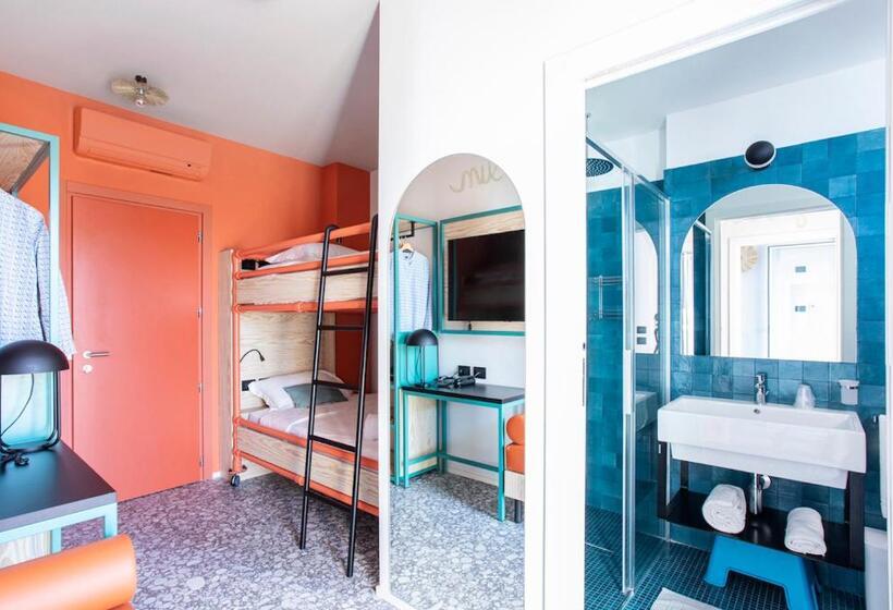 سوییت با چشم‌انداز دریا, Albatros