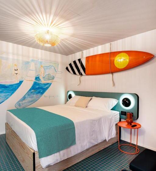 سوییت با چشم‌انداز دریا, Albatros