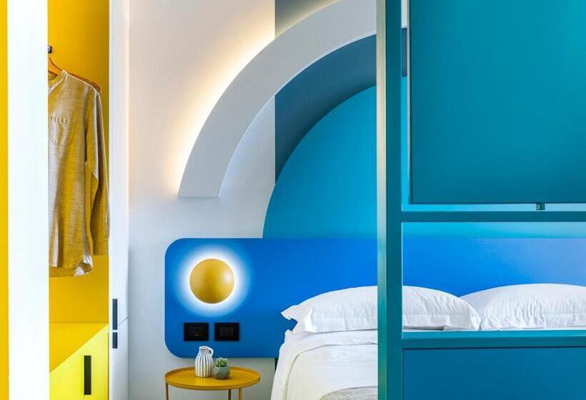 اتاق لوکس با چشم‌انداز دریا, Albatros