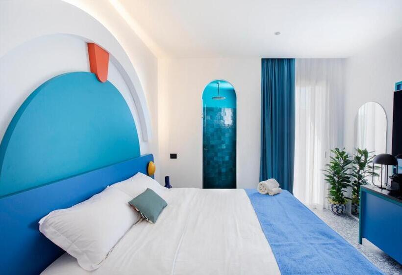 اتاق لوکس با چشم‌انداز دریا, Albatros