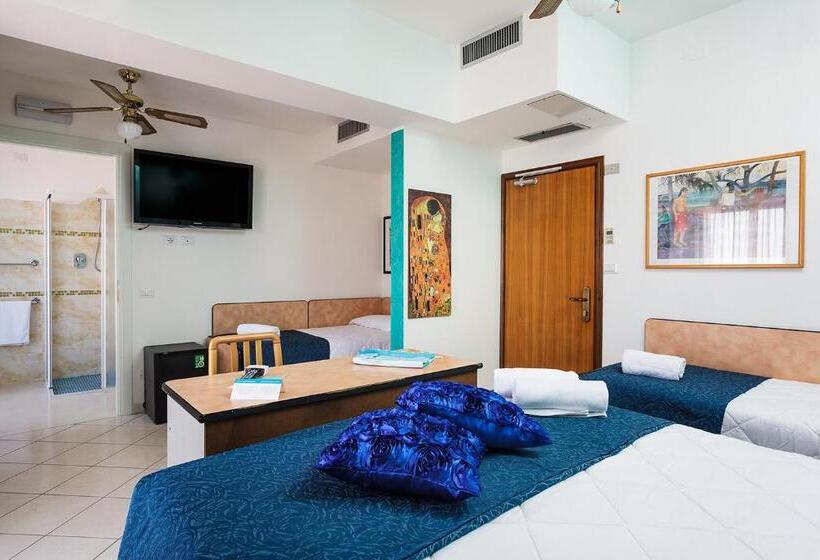 اتاق خانوادگی با چشم‌انداز دریا, Albatros