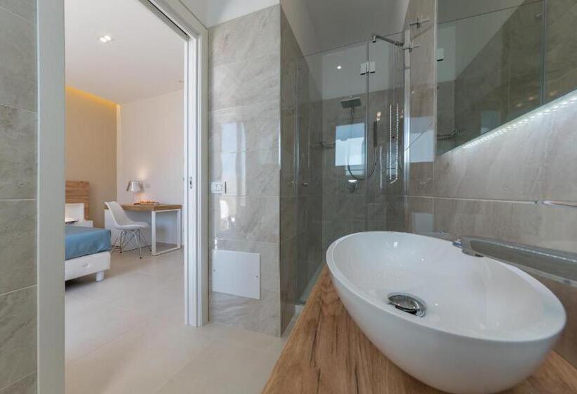 バルコニー付きスタンダードルーム, Artemide