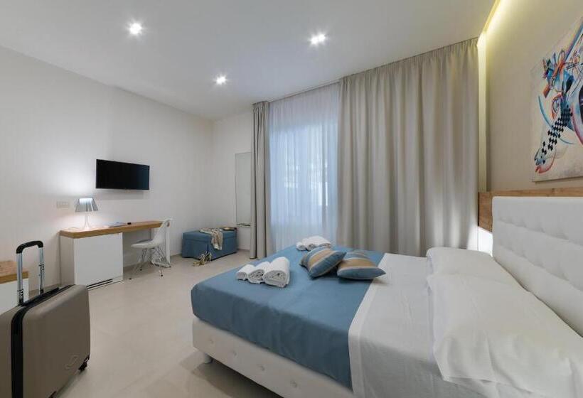 デラックストリプルルーム, Artemide