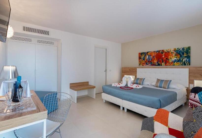 テラス付きジュニアスイート, Artemide