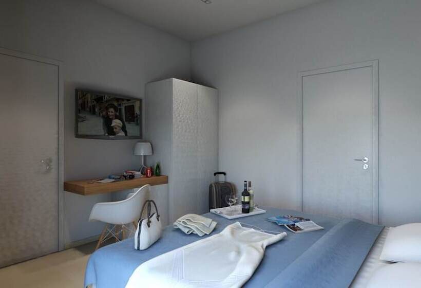 スタンダードトリプルルーム, Artemide