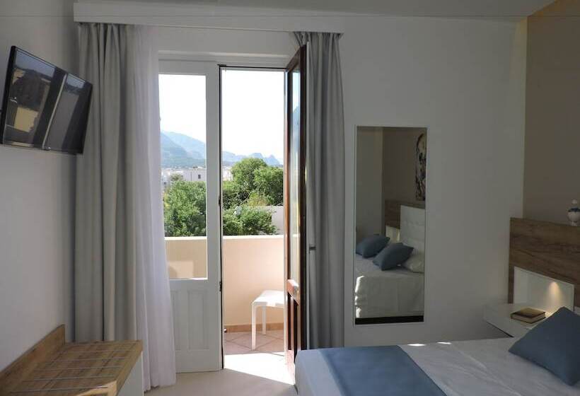 Habitació Triple Deluxe, Artemide